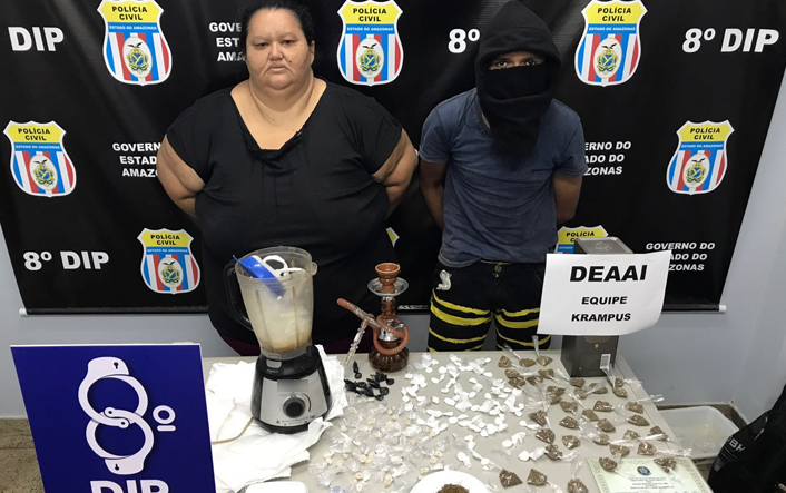 Mulher é presa e adolescente apreendido suspeitos de comercializar drogas em Manaus