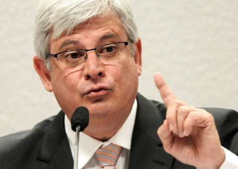 Janot pede prisão de Aécio Neves, mas Fachin nega