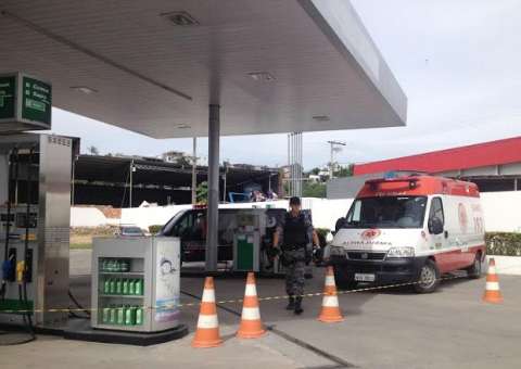 Homem morre durante assalto a posto de combustíveis em estrada no Amazonas