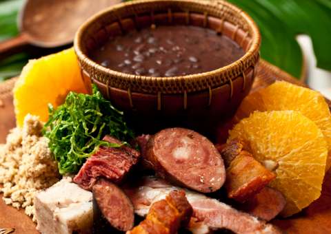 Feijoada solidária da APADAM terá presença de Arlindo Jr, Carlinhos do Boi e grandes atrações