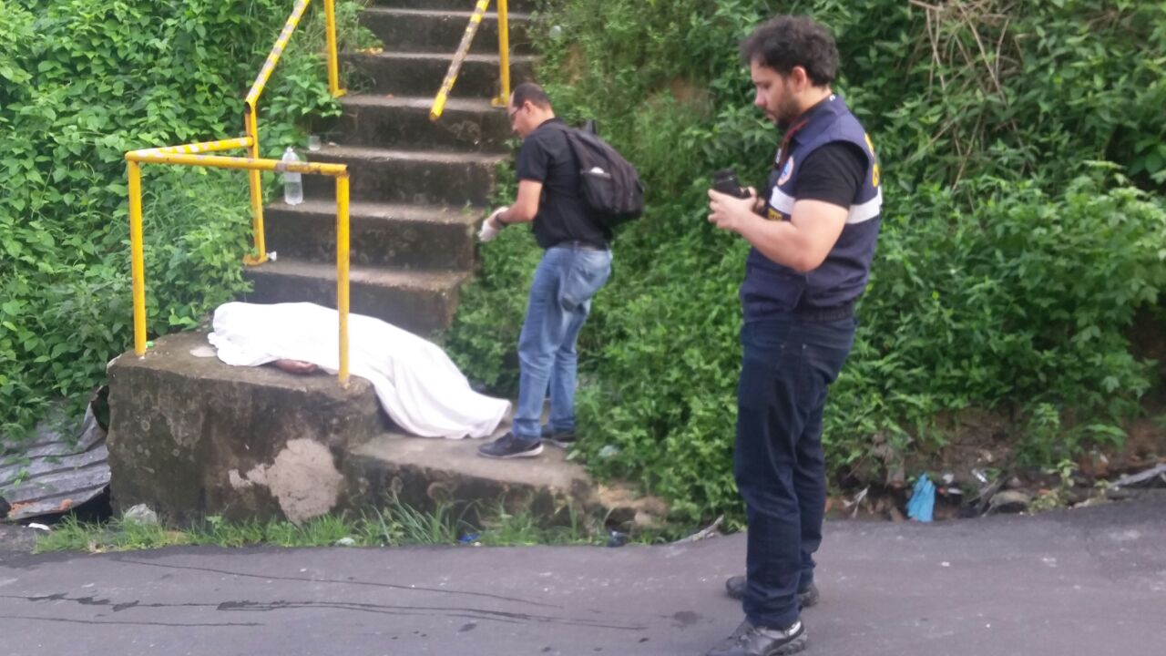 Homem morre ao cair de escada na Zona Sul de Manaus