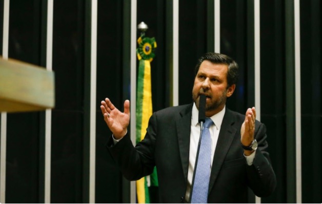 Carlos Sampaio assume presidência do PSDB e partido pode deixar governo