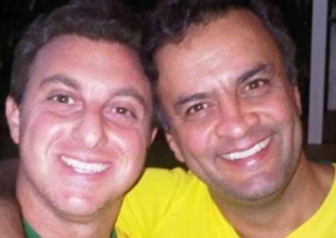 Após escândalos, Luciano Huck apaga fotos com Aécio Neves e é zoado nas redes sociais