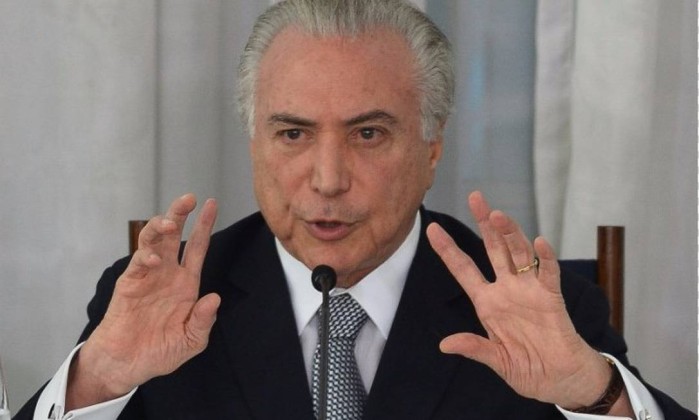 Temer orienta equipe a ir para ‘o enfrentamento’