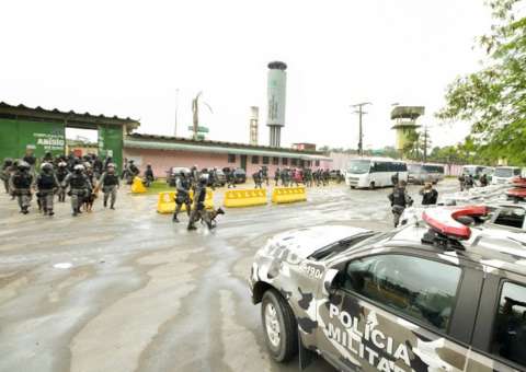 Em Manaus, PM faz revista surpresa no Compaj