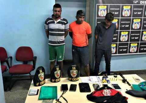 Após assalto, trio troca tiros com a polícia, mas caba preso em Manaus
