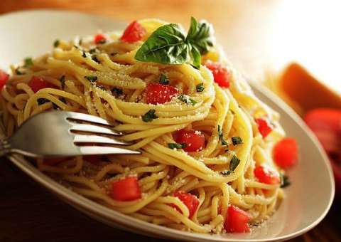  ‘Noite de Massas’ é promovida para ajudar Equipe Leviatã da UEA