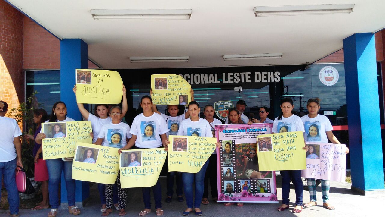 Pastor confessa assassinato de ex-mulher, não vai preso e família protesta