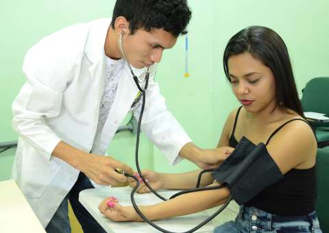 UEA oferece atendimento médico na zona Leste da Manaus