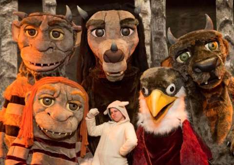 Caravana Onde Vivem os Monstros’ leva bonecos gigantes a shoppings de Manaus