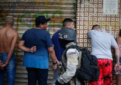 Polícia invade Cracolândia e realiza megaoperação de combate ao tráfico de drogas