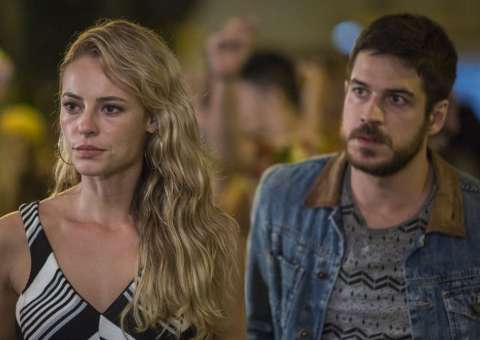   'A Força do Querer': Reviravolta no romance de Jeiza e Zeca faz caminhoneiro processar Ritinha