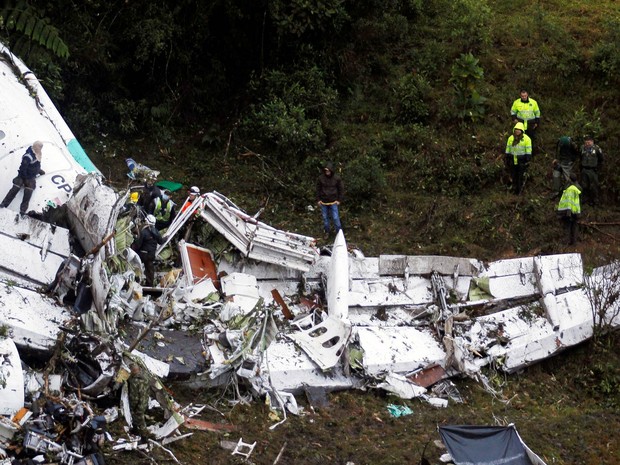 Famílias de vítimas se unem para buscar amparo após acidente da Chapecoense