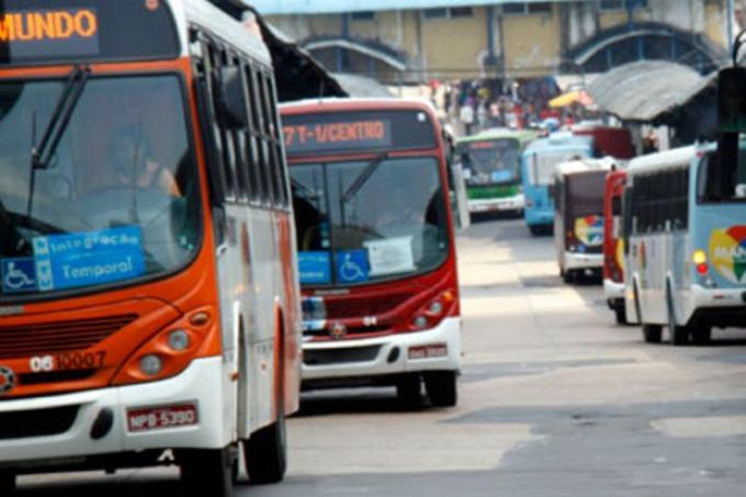 Após acordo entre Sinetram e Rodoviários, paralisação de ônibus é suspensa em Manaus