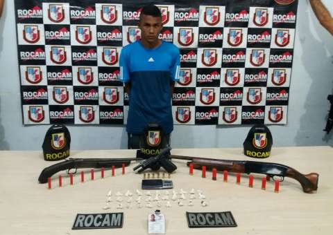Jovem é preso com armas e drogas na Zona Norte de Manaus