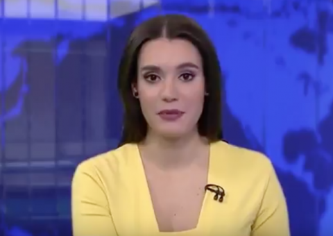 'Intruso' invade telejornal ao vivo e apresentadora tem reação inesperada