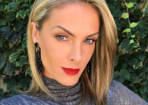    Depois de sala enorme, Ana Hickmann choca ao ostentar closet gigantesco: 'peças extremamente caras'