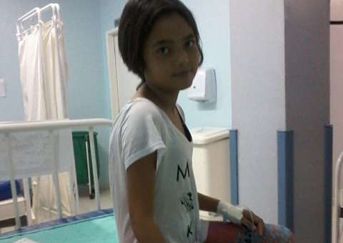 Família desesperada procura doadores de sangue para ajudar adolescente com insuficiência renal em Manaus