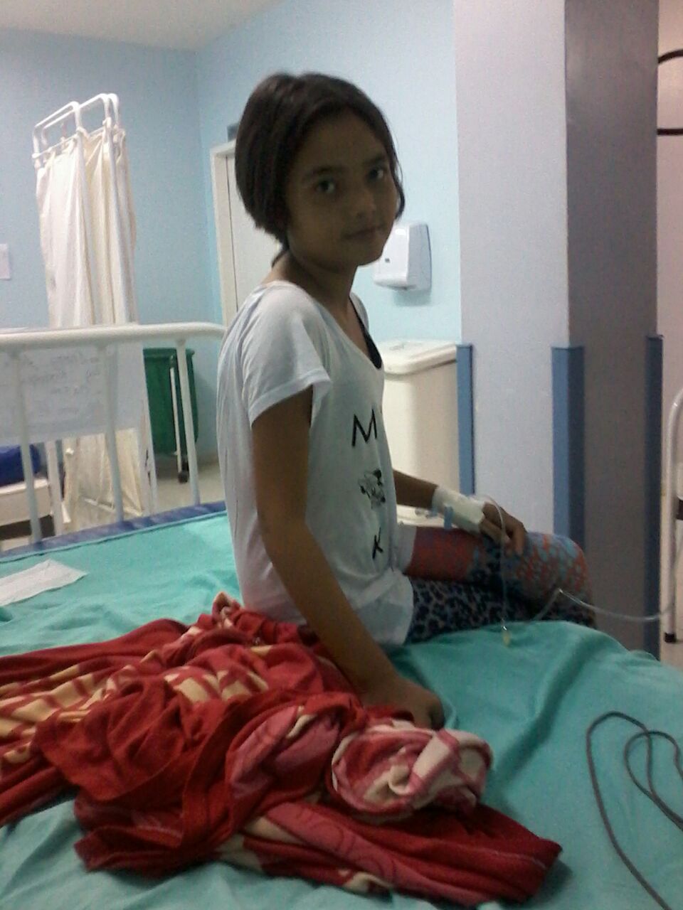 Família desesperada procura doadores de sangue para ajudar adolescente com insuficiência renal em Manaus