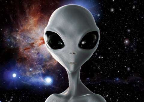 Novo estilo de barriga 'alienígena' promete benefícios e viraliza nas redes sociais