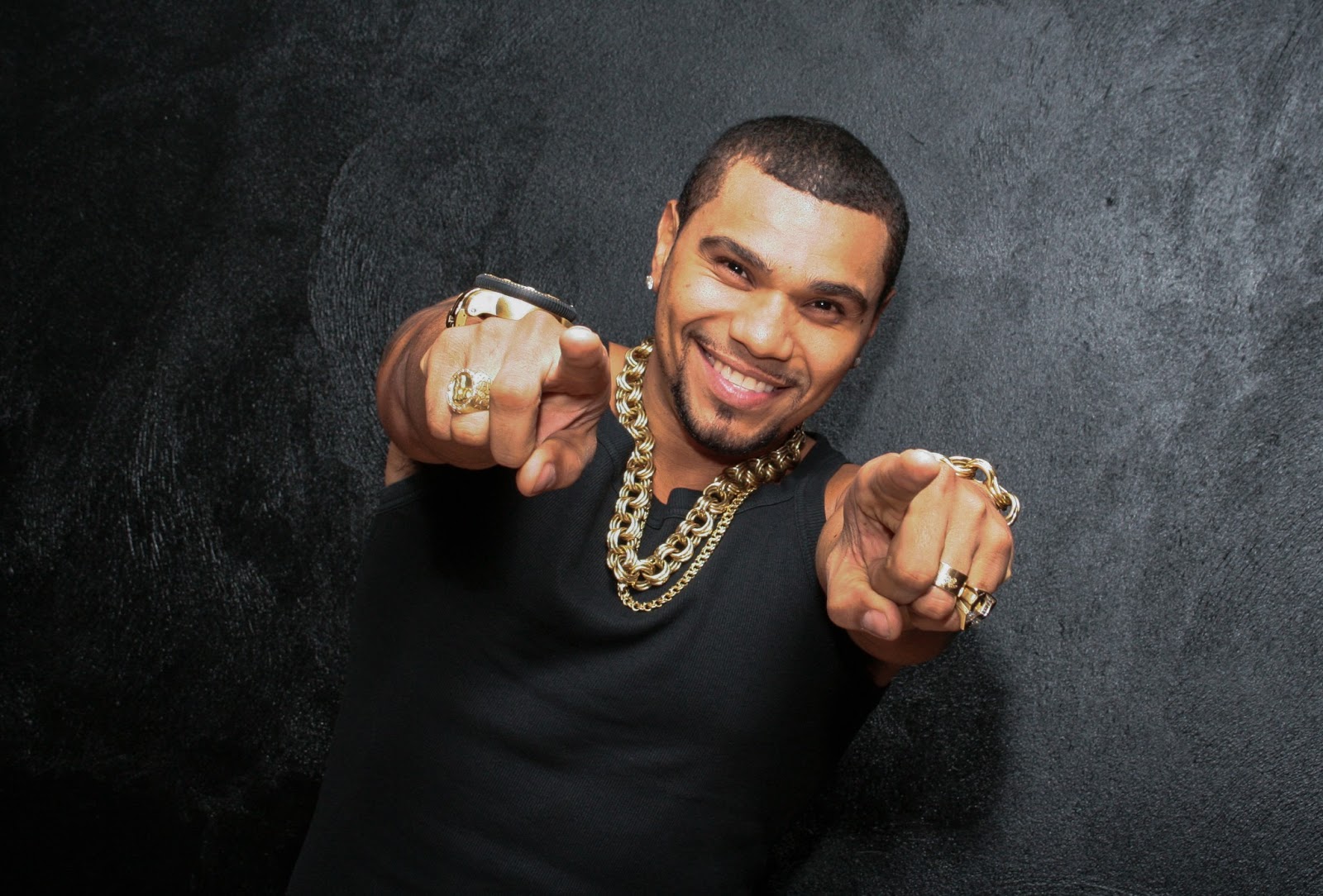 Pablo Jorge impressiona por semelhança com o pai Naldo Benny