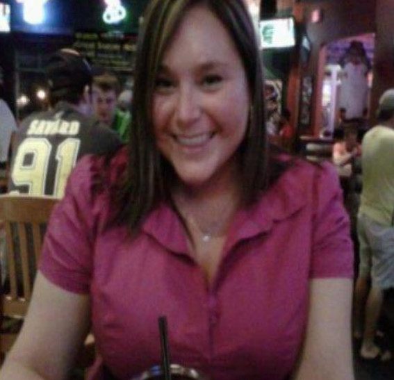 Professora envia nudes para estudantes e faz festa íntima no carro