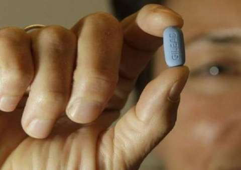  Governo anuncia adoção de pílula anti-HIV para pessoas em risco