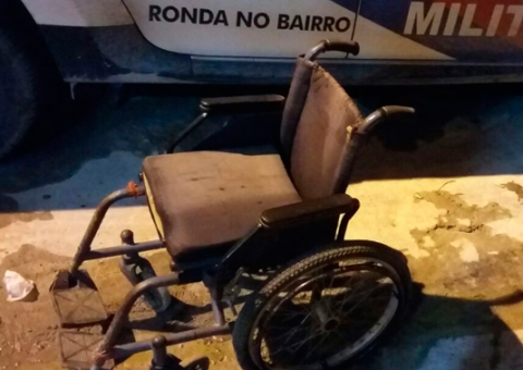 'Cadeirante' corre para fugir da polícia e mentira é descoberta em Manaus