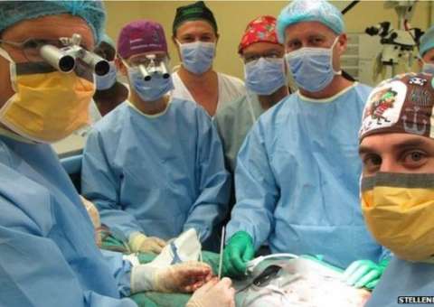 Após perder órgão sexual, homem negro recebe pênis de branco em transplante