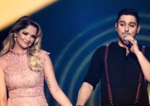   Maria Cecília e Rodolfo mostram rostinho de filho pela primeira vez