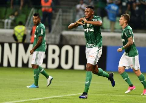 Palmeiras vence Atlético Tucumán e se classifica em primeiro