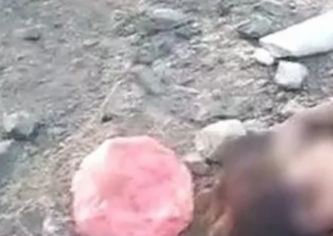 Foto de bebê amamentando choca internautas após descobrirem detalhe trágico