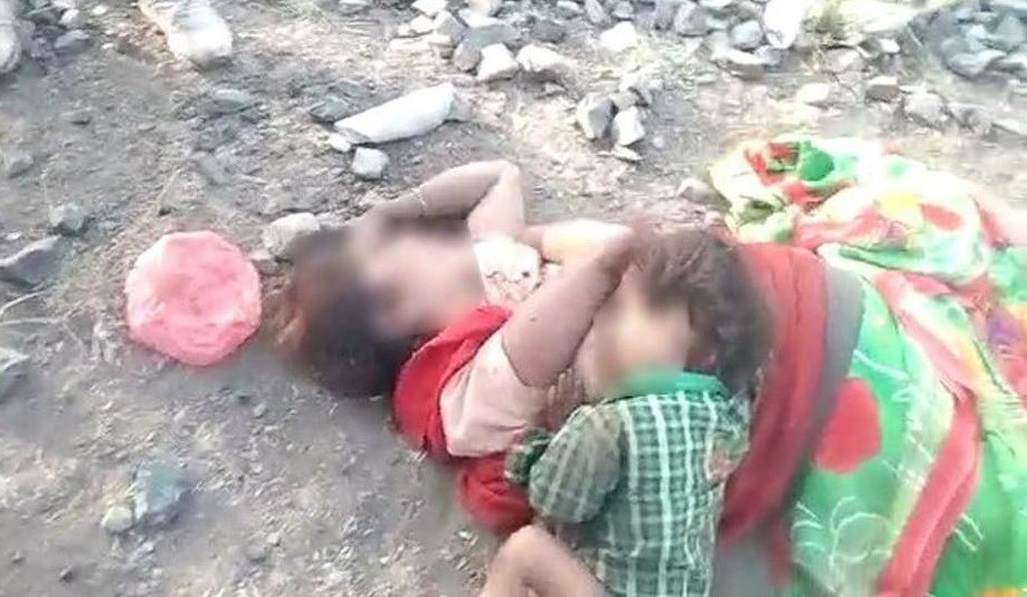 Foto de bebê amamentando choca internautas após descobrirem detalhe trágico