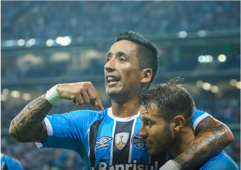 Grêmio goleia adversário venezuelano e garante liderança