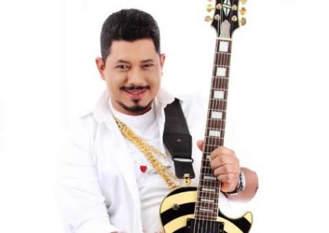 Leonardo Castelo estreia noite dos bumbás em shopping de Manaus