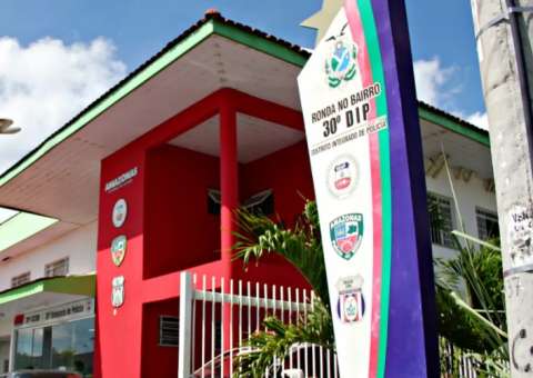 Trio armado invade rota e rouba 28 trabalhadores do Distrito Industrial em Manaus