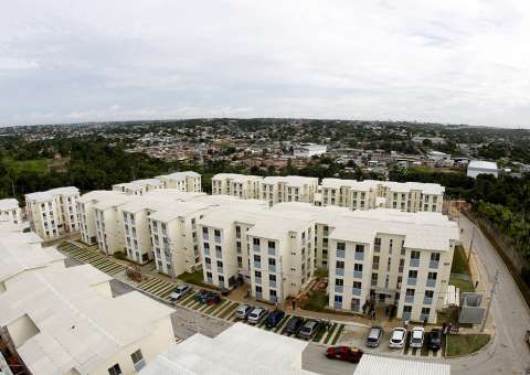 Em Manaus, mãe é indiciada por abandonar filhos por 4 dias em casa