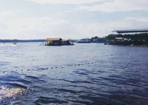 Domingo tem Sambanejo e Délcio Luiz no Flutuante Sedutor