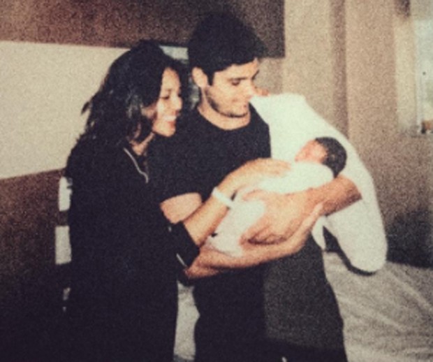 Yanna Lavigne e Bruno Gissoni posam juntos em primeira foto com a filha