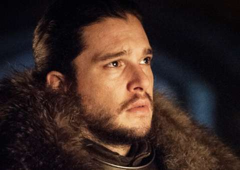  Criadores de Game of Thrones explicam por que galã da série tem pênis pequeno