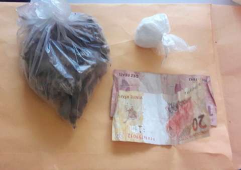 Mulher esconde drogas e dinheiro nas partes íntimas para visitar marido na UPP e acaba presa