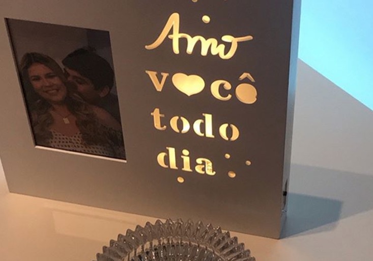    Marília Mendonça se emociona com surpresa do noivo: 'mulher mais feliz do mundo'