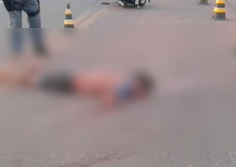 Motoqueiro tem cabeça esmagada após colidir com carreta na BR-174