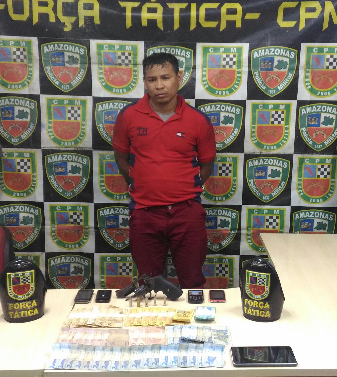 Em Manaus, suposto segurança de boca de fumo é preso durante ação policial