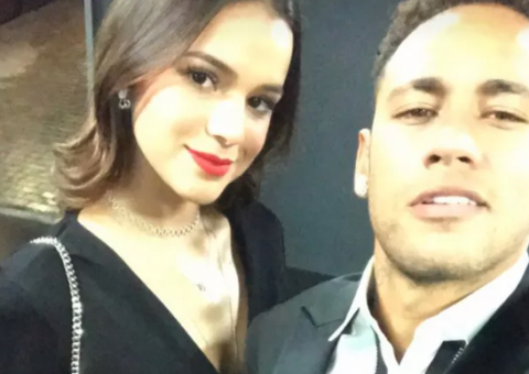 Após elogiar modelo, Neymar troca mensagens em 'código' com Bruna Marquezine nas redes sociais