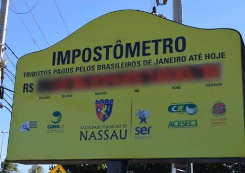 Brasileiros já pagaram este ano R$ 900 bilhões de impostos e taxas