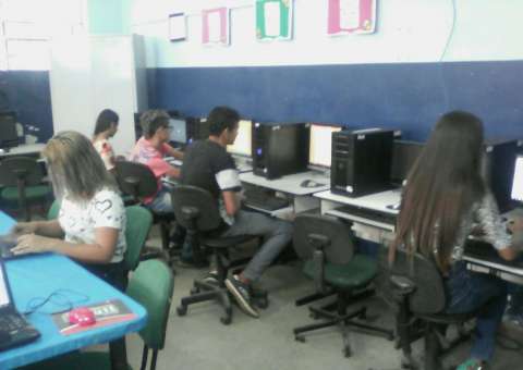 Cursos profissionalizantes do Cetam capacitam população para mercado de trabalho