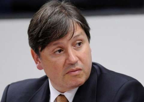 Deputado da 'mala da propina' da JBS planeja delação premiada  