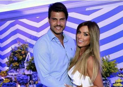 Nicole Bahls e Marcelo Bimbi anunciam casamento e festão para este ano