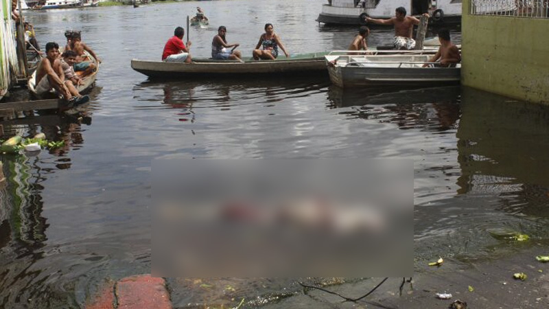 Com tiro no rosto, corpo de mulher é encontrado boiando em igarapé de Manaus